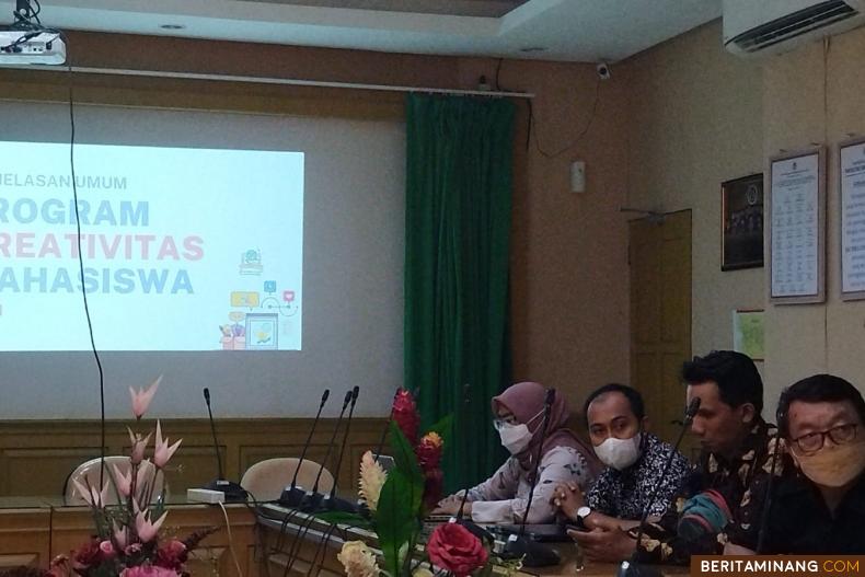 Fakultas Bahasa dan Seni UNP Lakukan Pelatihan dan Sosialisasi PKM kepada Dosen Pembimbing