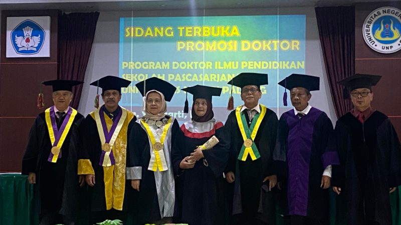 Dr. Yensharti, M.Sn Berhasil Menyelesaikan Ujian Terbuka Promosi Doktor di Universitas Negeri Padang