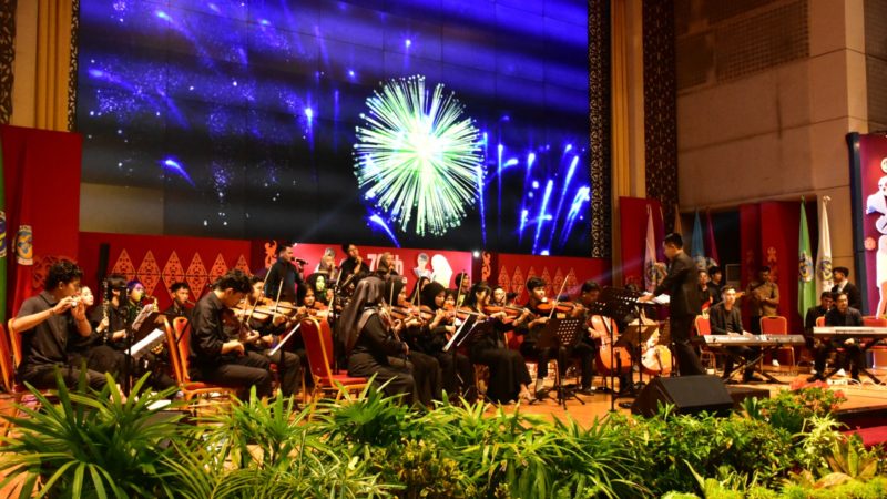 SENDRATASIK CHAMBER ORCHESTRA (SCO) DI MALAM PENUTUPAN DIES NATALIS KE 70 UNP