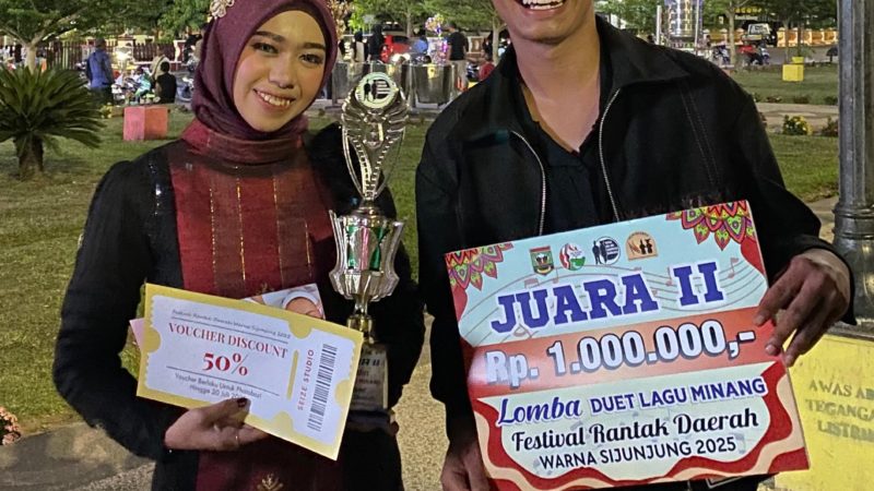 Lintang Arthur dan Nada Zahrani Tampil Memikat di Lomba Lagu Duet Pop Minang Festival Sijunjung